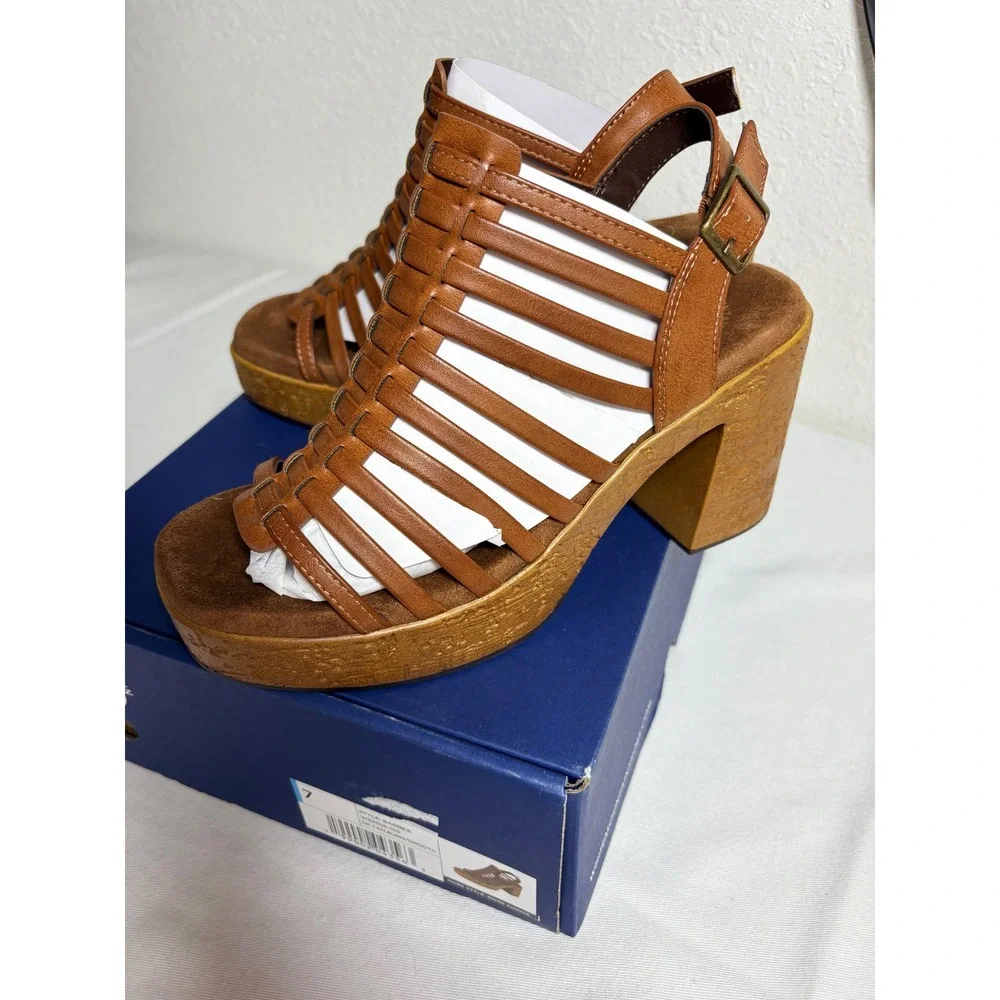 White Mountain Barbea Sandals 7 Tan New Strappy Block Heel Platform Gladiator